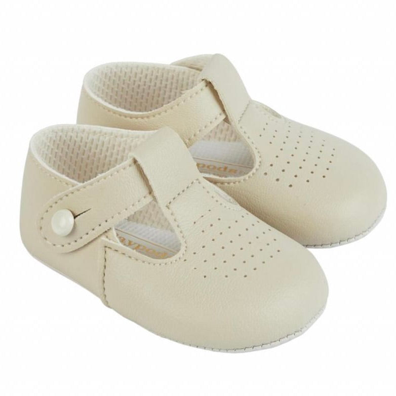 Biscuit pre-walker shoes