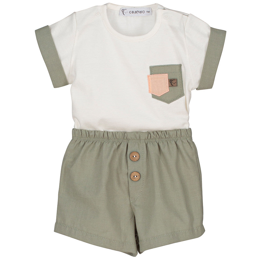 Hunter khaki green t-shirt and shorts outfit