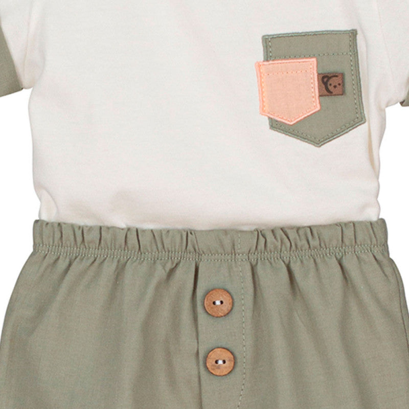 Hunter khaki green t-shirt and shorts outfit